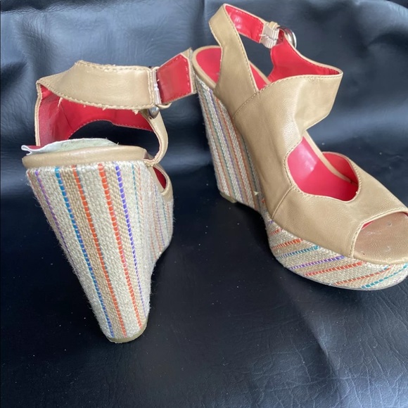 Unlisted Kenneth Cole colorful Wedge Sz 8.5_524 - Picture 5 of 5